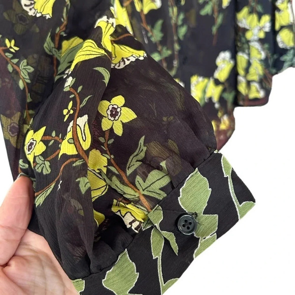 Who What Wear Women's Plus Size 3X Daffodil Floral Front Tie Blouse - Picture 3 of 9